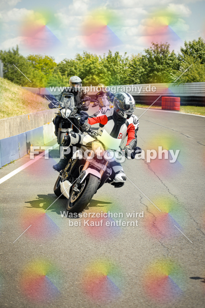 OBK_Mai_Volker_Adam-10954 | Hier findet Ihr Bilder von Touristenfahrten auf der Nürburgring Nordschleife oder von anderen Veranstaltungen die ich besucht habe. Viel Spass beim Durch Schauen 