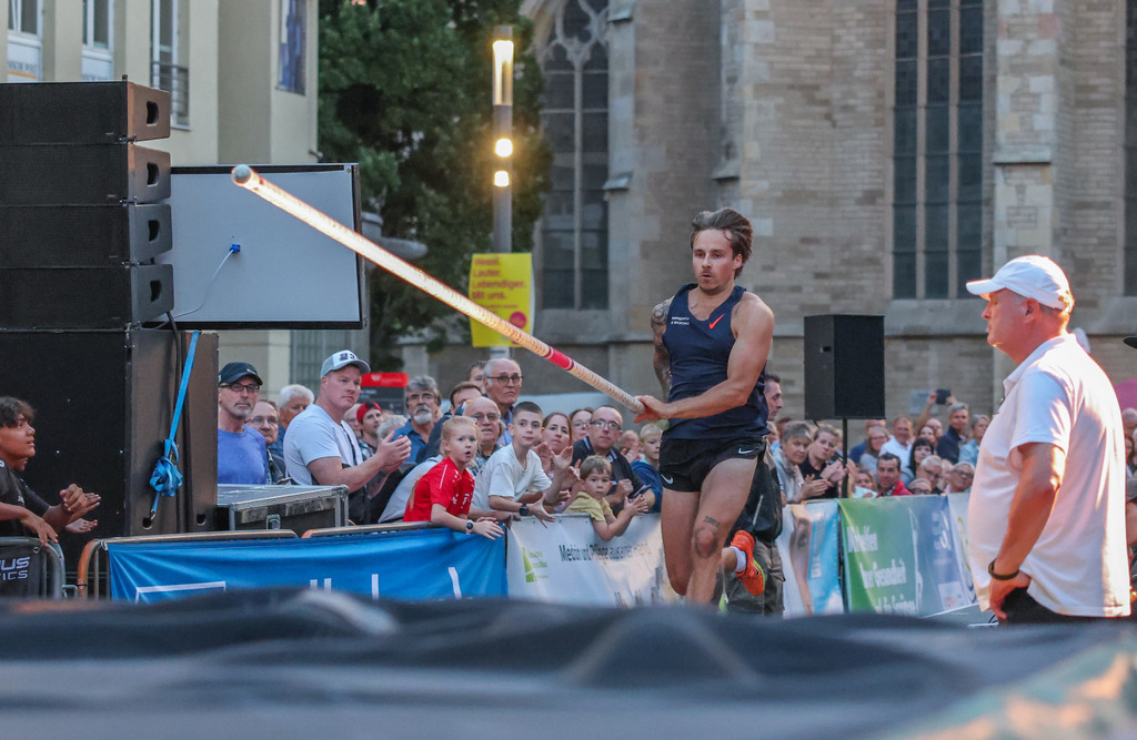 top-top.de-250828-379 | Foto, Video, Fotografie, Videografie, Fotobox, DJ, Discjockey, Musik, Musikbox, Veranstaltung, Photobooth, Amazon, Ebay, Buchtipp, Bestseller, Autor, Verlag, Buch, Wesel, Hamminkeln, NRW, Dinslaken, Rees, Drohne, Hochzeit, Party, Fotobox, Wesel, Fotograf