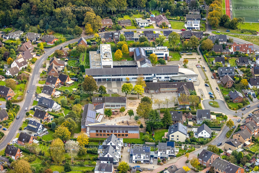 Huenxe241009681 | Luftbild, Gesamtschule Hünxe und Karl-Vogels-Schule Grundschule, Hünxe, Niederrhein, Nordrhein-Westfalen, Deutschland
