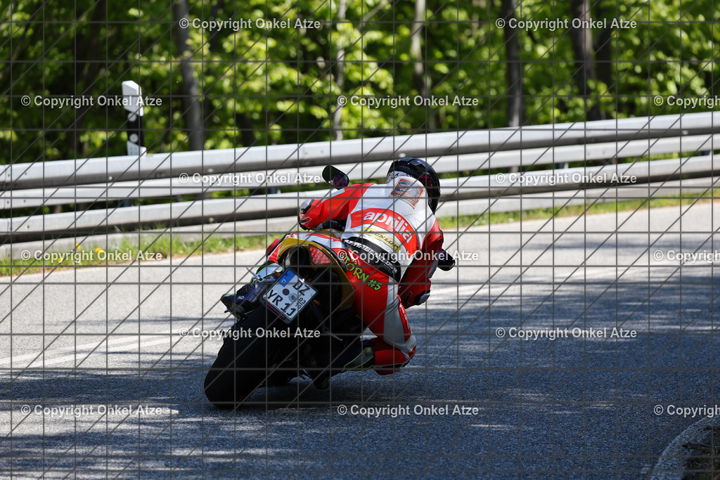 IMG_8683 | Fotograf am Kyffhäuser. Onkel Atze. Kyffhäuser Rennstrecke. Café36. Motorsportfotografie. - Realisiert mit Pictrs.com