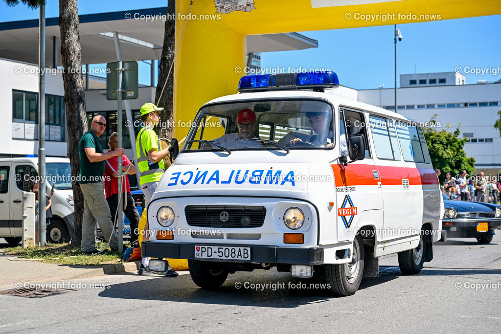 Slowakei_ Povazska Bystrica_ Veteran Tour Manin_ 14.06.2025-218 | 14.06.2025, Slowakei, SVK, Trenciansky kraj, Povazska Bystrica, im Bild Oldtimer Klub, Historische Fahrzeuge, Veteran Tour Manin, Auto, Alt, Besucher, Menschen, Feature, Symbolbild