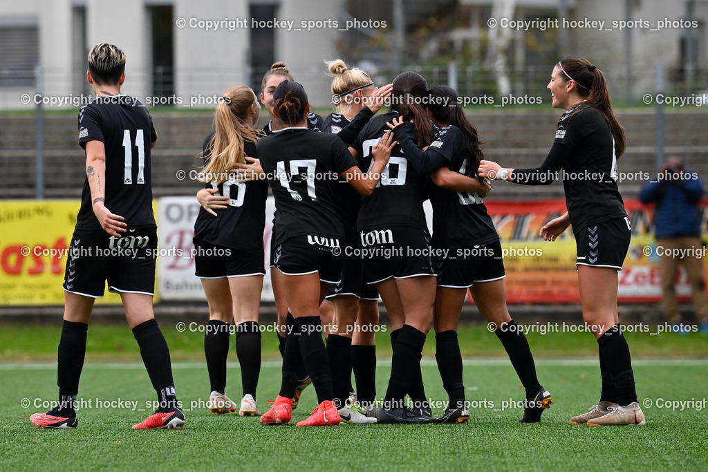Liwodruck Carinthians Hornets vs. FC Pingau Saalfelden Frauen 29.10.2023  | Jubel FC Pinzgau Saalfelden Mannschaft, #11 Carola Schwaiger, #26 Natalie Lynn Stephens, #30 Jenna Joan Laguana Merrill