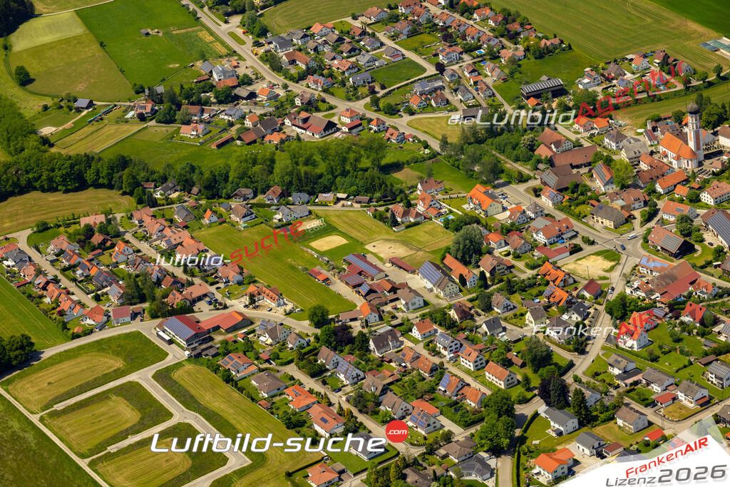 Das Luftbild zeigt Oberkammlach Baugebiet Kammlach - Die Luftaufnahme wurde 2023 vom UL-Flugzeug aus erstellt ( keine Drohne ) - Hochauflösende Luftaufnahme - Für grossformatige Ausdrucke geeignet. Die Geschenkidee !Mit Lizenz und Bildrechte bestellbar