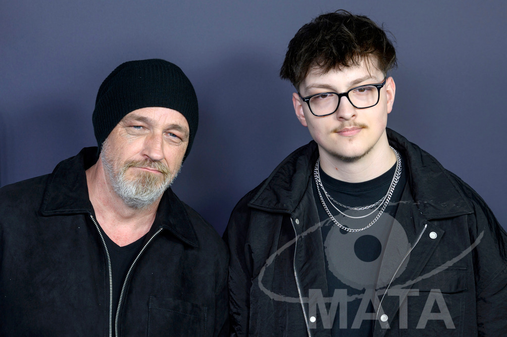 _DWA2549 | Torsten Sträter und Sohn bei der Premiere der 5. Staffel der Amazon Prime Video Comedy-Gameshow 'LOL: Last One Laughing' in der Astor Film Lounge. München, 21.03.2024 - Realisiert mit Pictrs.com