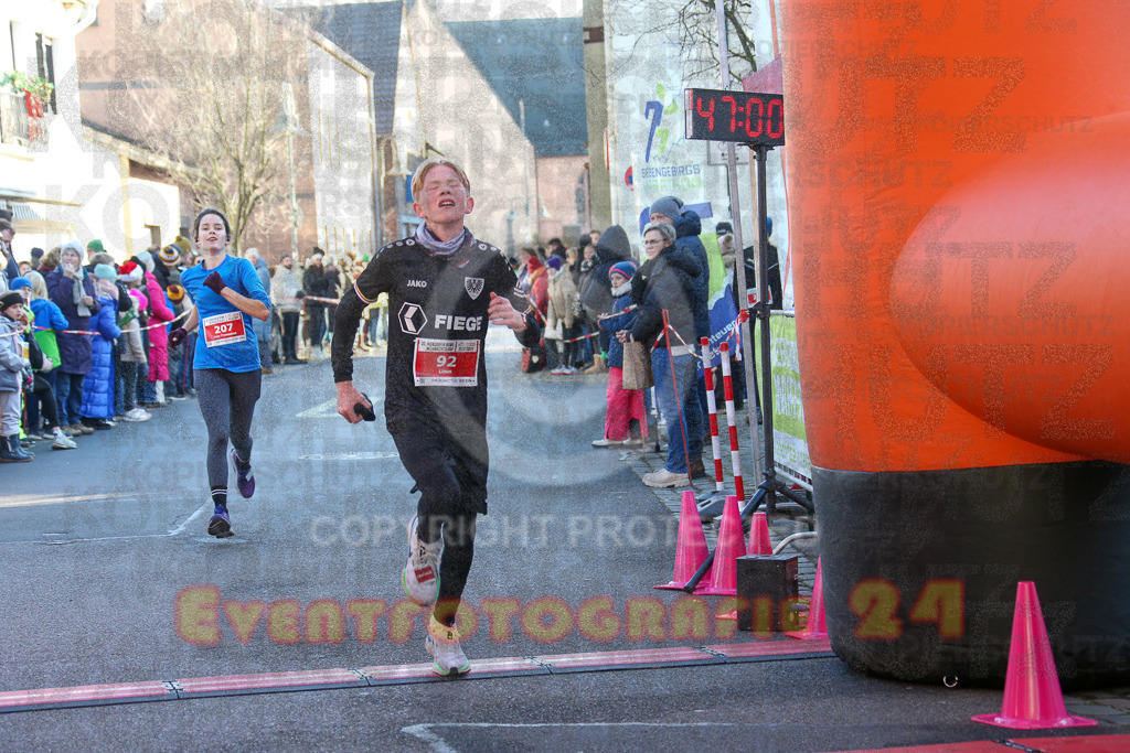 241201_1223_EX1_1922 | Sportfotografie im Rhein-Sieg Kreis, Köln, Bonn, NRW, Rheinland Pfalz, Hessen, etc. Unser Tätigkeitsfeld umfasst den Laufsport vom Volkslauf über den Marathon, Duathlon, Triathon bis zum Ultralauf wie Kölnpfad Ultra oder Schindertrail.