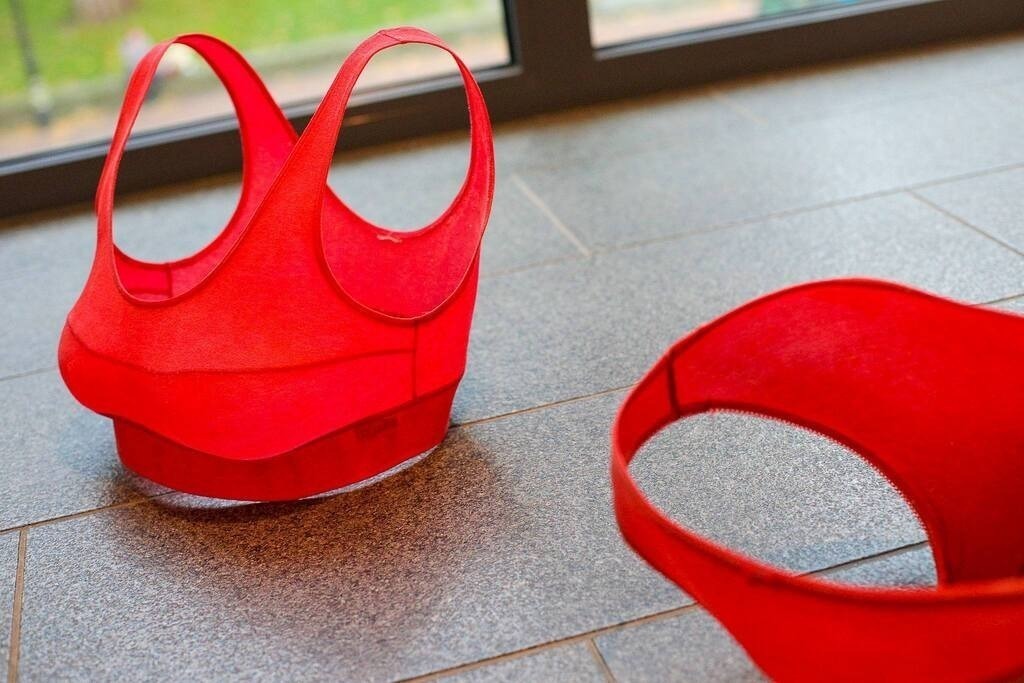 Peschkenhaus_HülleHütteHaut_131124_067 | Bildergalerie von Sport-Ereignissen aber auch von weiteren spannenden Dingen - nicht nur vom Niederrhein. In Anlehnung an den bekannten Spruch von Hanns Dieter Hüsch heißt das Motto: "Niederrhein ist überall".  - Realisiert mit Pictrs.com