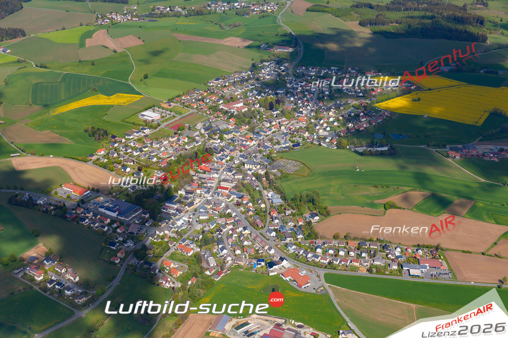 Das Luftbild der Stadt Marktleugast wurde 2019 vom Flugzeug heraus erstellt (keine Drohne) Aufnahmehöhe ca.400 Meter- hohe Auflösung- beste Druck-Qualität garantiert!