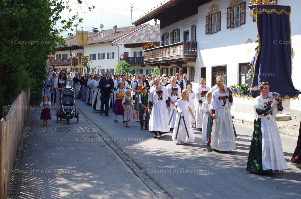 IMGP3814 | fotografiert von Axel PollmannLeonhardi Wallfahrt Benediktbeuern und Murnau, Fronleichnam, Fasching, Landschaft im Loisachtal und Benediktbeuern  - Realisiert mit Pictrs.com