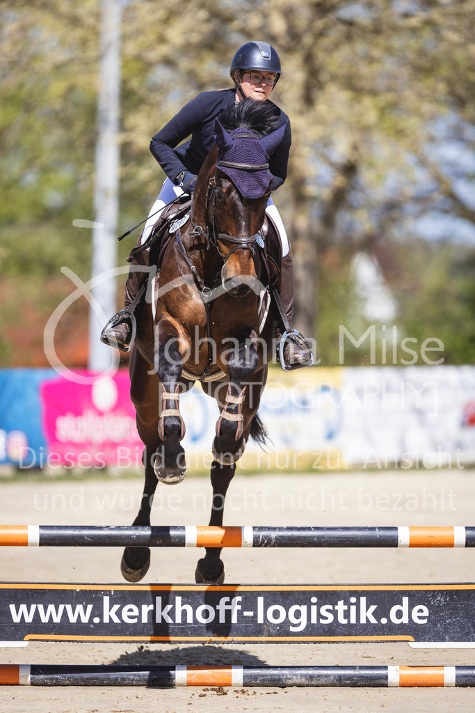 260425_Spenge_3_Stil-WB-310 | Deine schönsten Turniermomente als professionelle Fotos! Entdecke hochwertige Pferdesport-Fotografie im Online-Shop. Jetzt Fotos finden & bestellen!