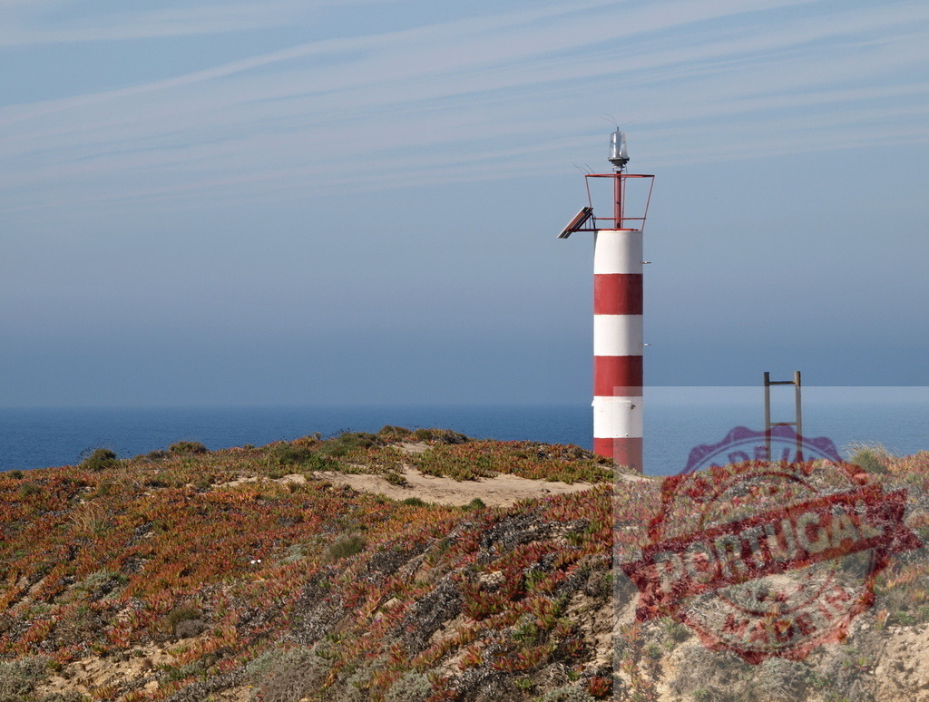 Lighthouse with solar panel on coastal cliff providing navigation | Coastal beacon with red and white stripes standing on a cliff by the ocean - Realisiert mit Pictrs.com