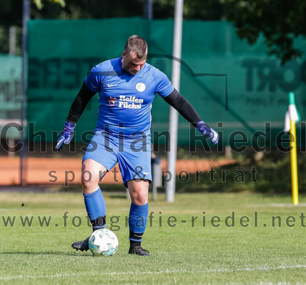 2023-07-09_100_FC_Forstern_gegen_SpVgg_Neuching | Forstern, Deutschland, 09.07.2023:
Fußball, Kreisklasse 2023 / 2024, Testspiel, FC Forstern gegen SpVgg Neuching, Endergebnis: 2:4

Torwart Kilian Schaufler (FC Forstern, #1)

Foto: Christian Riedel / fotografie-riedel.net