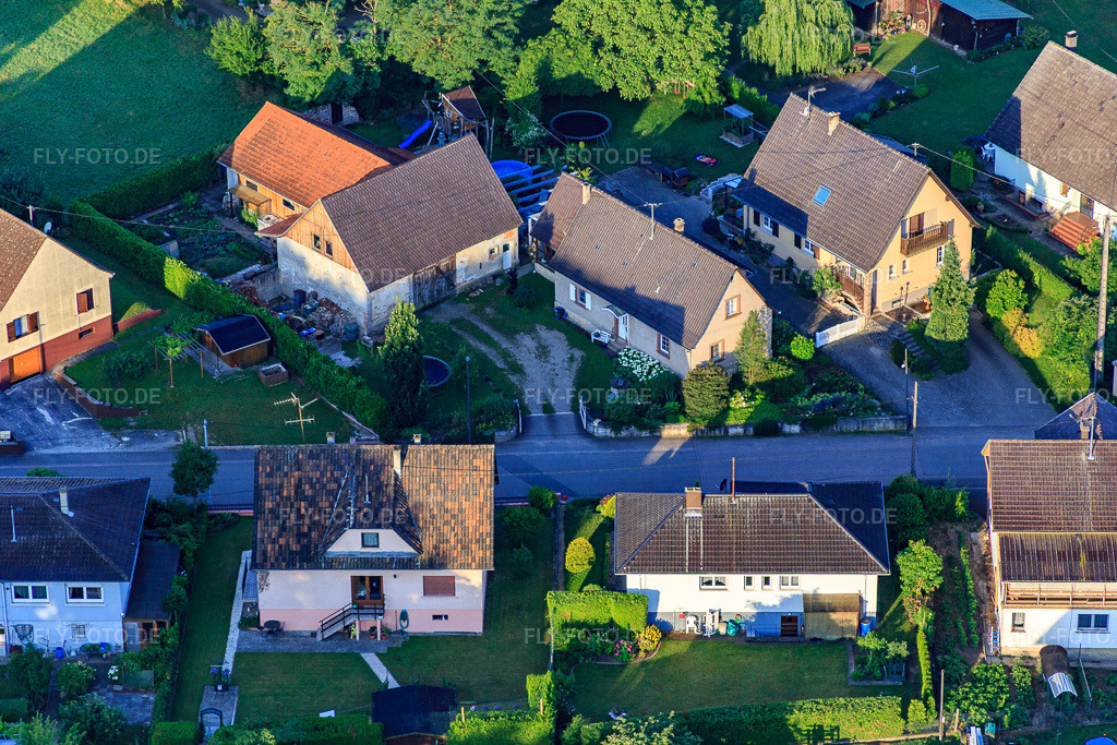 Luftbild: Rue du Moulin in Scheibenhard im Bundesland Bas-Rhin in Frankreich. – Foto: IMG_082882.jpg vom 26.06.2015 durch Werner Riehm/FLY-FOTO.de – Auflösung des Originals: 5472 x 3648 px