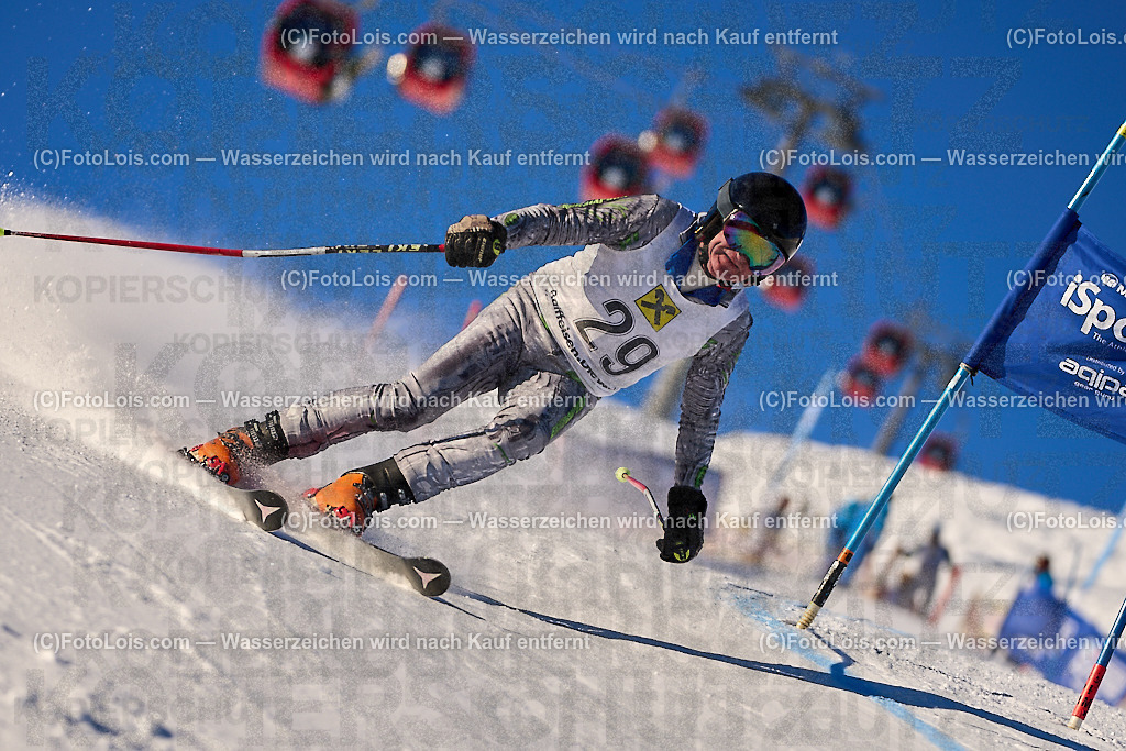 ALP2591_MASTERS-Cup_GS-B Herrn_Eichner Alois | (C)FotoLois.com, Alois Spandl. FIS Masters-Cup Wildschönau, Giant Slalom auf der Piste Schatzberg GS, Siegerehrung auf dem Dorfplatz Niederau, Sa 13. Januar 2024.