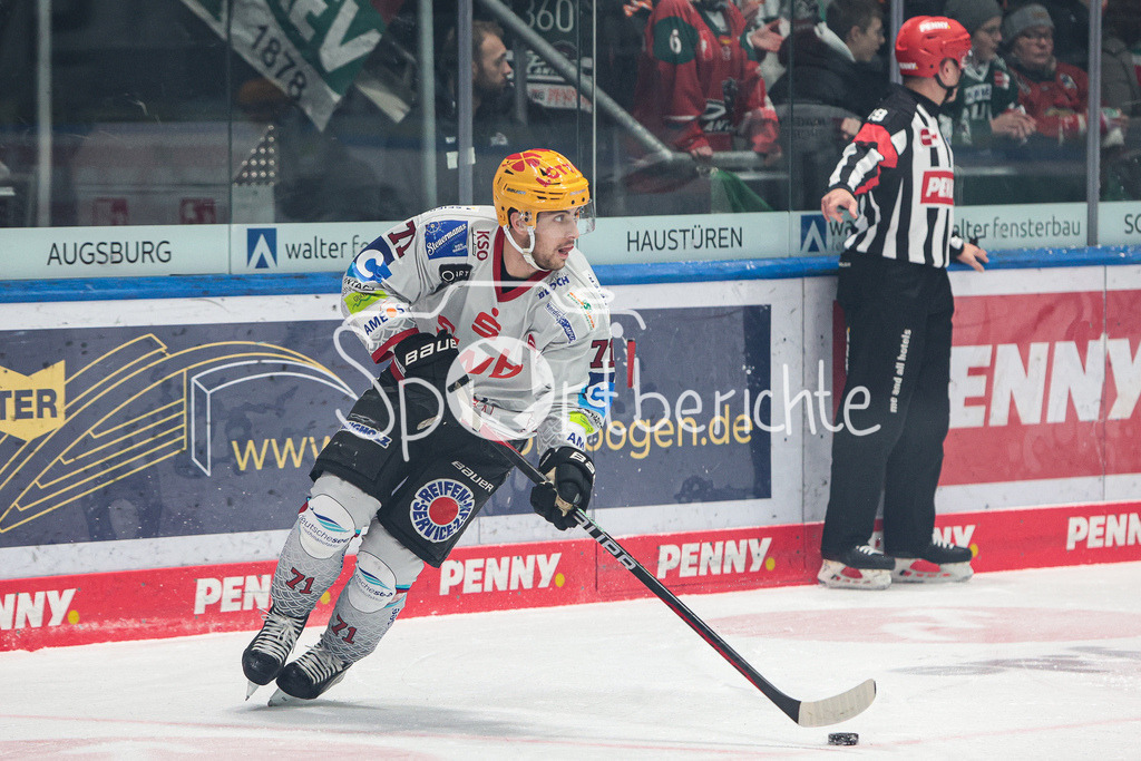 Augsburger Panther - Fischtown Pinguins Bremerhaven | Niklas ANDERSEN (BHV #71) am Puck