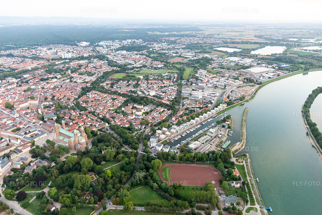 Luftbild: Yachthafen in Speyer im Bundesland Rheinland-Pfalz in Deutschland. Foto: IMG_116400.jpg vom 11.08.2019 durch Werner Riehm/FLY-FOTO.de