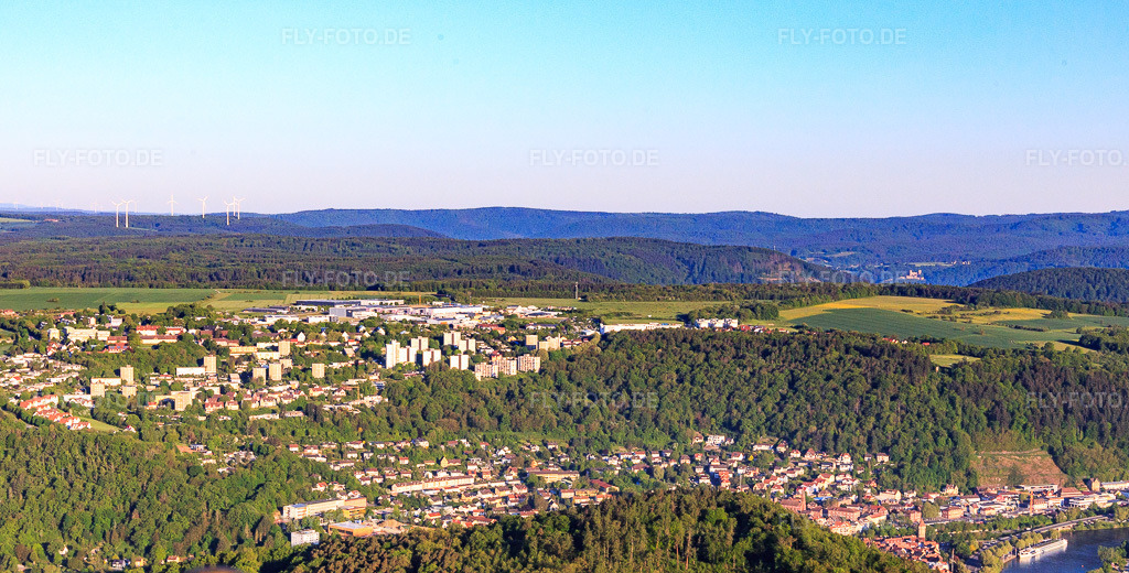 Luftbild: Ortsansicht aus Osten am Morgen im Ortsteil Reinhardshof in Wertheim im Bundesland Baden-Württemberg in Deutschland.Foto: IMG_146668.jpg vom 11.05.2025 durch Werner Riehm/FLY-FOTO.deAuflösung des Originals: 5077 x 2577 px