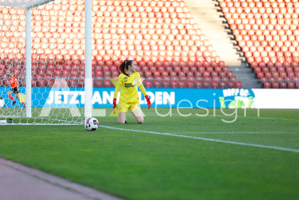 GC Zürich vs FC Zürich - AXA Women’s Super League Playoffs - Stadion Letzigrund | RIANA GMÜR of FC Zürich during the AXA Women’s Super League Playoffs quarter-final second leg between GC Zürich and FC Zürich at Stadion Letzigrund, Zurich, Switzerland. - Realisiert mit Pictrs.com