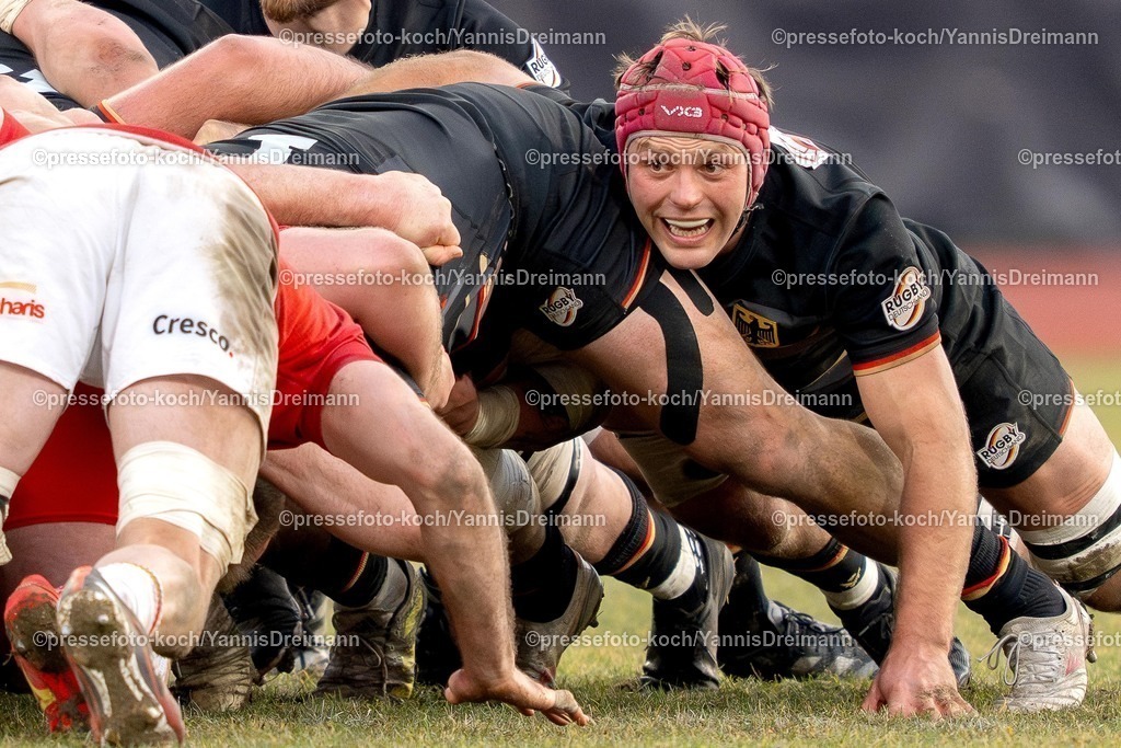 YDR1602250101039 | 16.02.2025, xydrx, Rugby Europe Championship, Deutschland - Belgien, 15er Männer, Auestadion Kassel: Nico Windemuth (Deutschland #20) und Shawn Ingel (Deutschland #7) im Gedränge