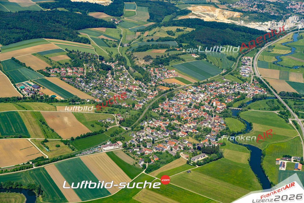 Die Luftaufnahme Ebermergen - Harburg wurde 2022 vom Flugzeug aus (keine Drohne) erstellt. Hohe Auflösung -für große Poster und Wandbilder geeignet - Garantiert!