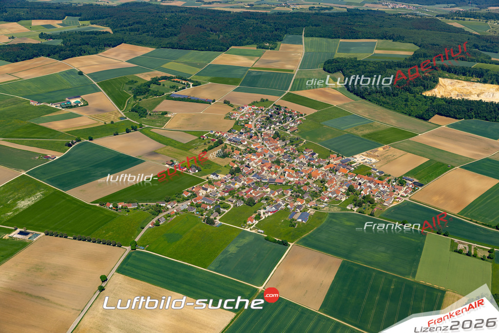 Die Luftaufnahme Mauren - Harburg wurde 2022 vom Flugzeug aus (keine Drohne) erstellt. Hohe Auflösung -für große Poster und Wandbilder geeignet - Garantiert!