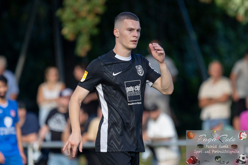 Hessenliga: Türk Gücü Friedberg - FC Eddersheim, 09.08.2024 | Simon Lüders (FC Eddersheim #22), Freisteller, Portrait / Porträt, Türk Gücü Friedberg - FC Eddersheim, Friedberg, Städtischer Sportplatz, 9.8.2024 - Realisiert mit Pictrs.com