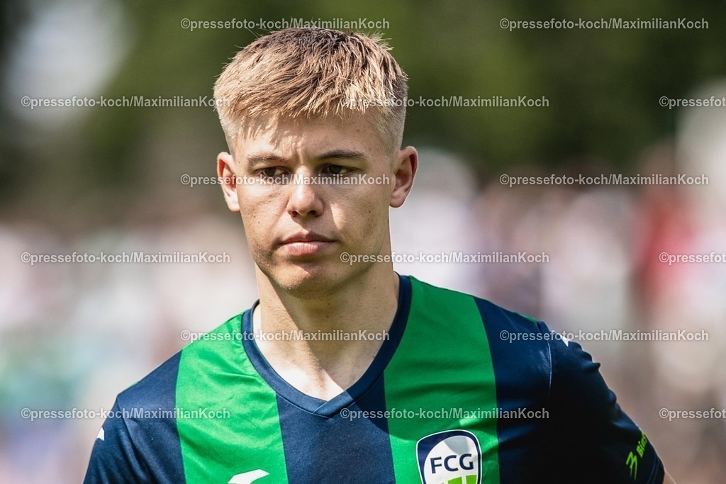 xkwi09082501028 | 09.08.2025, xkwix, Fußball, Regionalliga West, FC Gütersloh - Fortuna Düsseldorf 2, Ohlendorf Stadion im Heidewald: Erik Lanfer ( FC Gütersloh #28 ) 