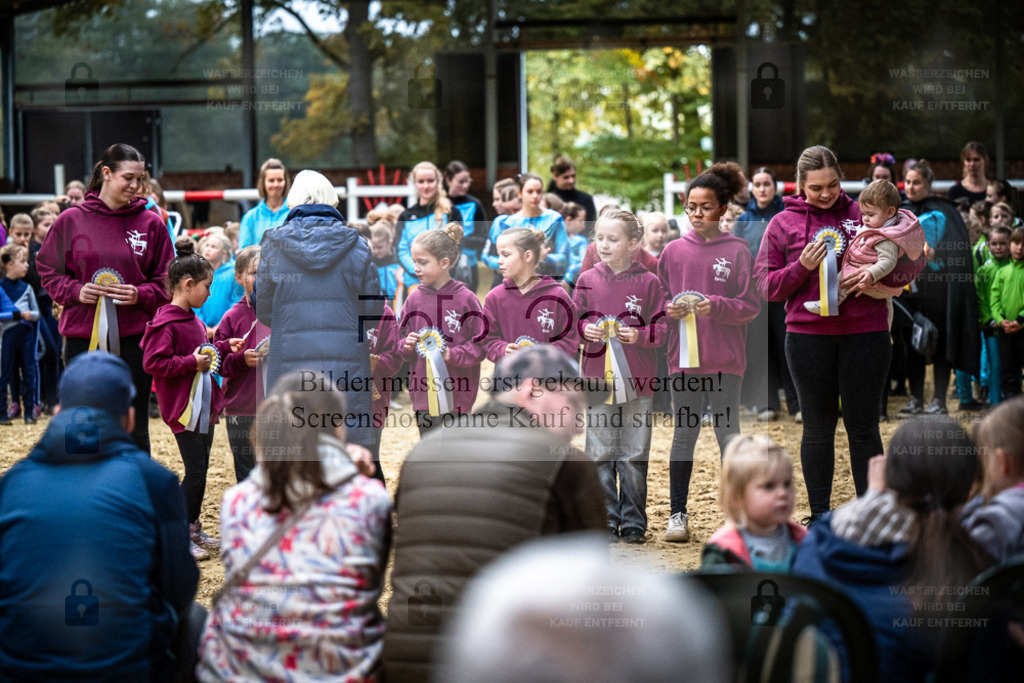 DOS_0221 | Entdecke hochwertige Reitturnierfotos von Foto Oger. Professionell, emotional und authentisch – jetzt Lieblingsmomente im Shop bestellen. - Realisiert mit Pictrs.com