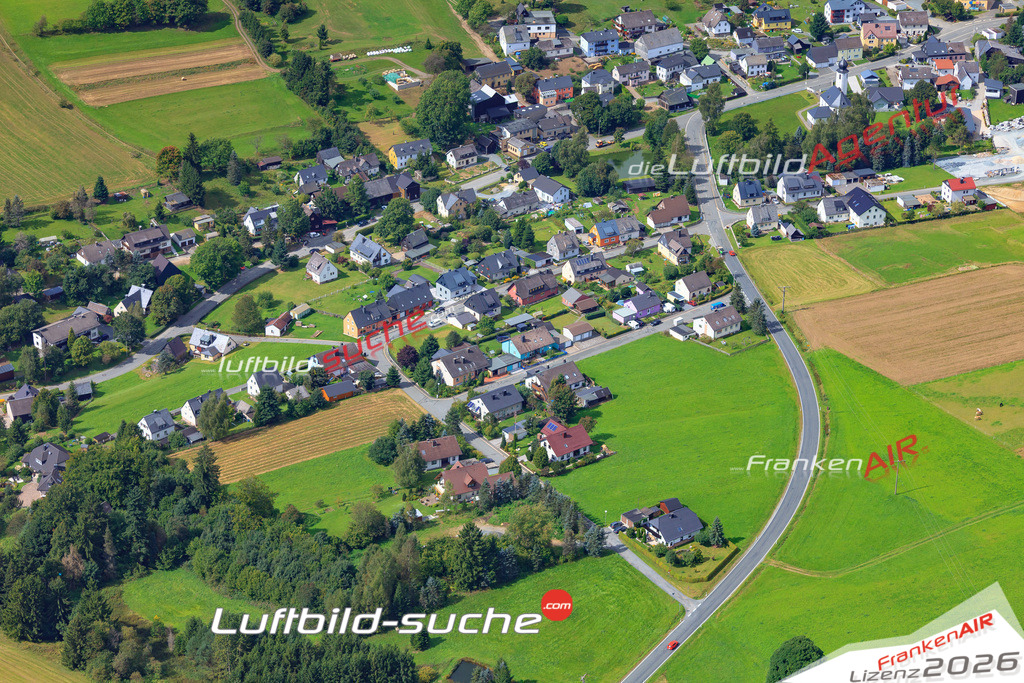 Die Luftaufnahme Carlsgruen - Bad Steben wurde 2017 mittels Flugzeug (keine Drohne) erstellt. Perfekte Schärfe und Druck- Auflösung- Garantiert!