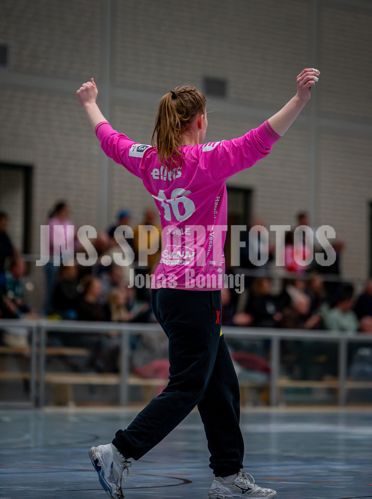 Handball I Frauen I Saison 2025-2026 I 3. Liga Staffel Nord I 10. Spieltag I SC SFN Vechta - HSG Blomberg-Lippe II I 0445 | Madita Guderle (16, SC SFN Vechta) - Realisiert mit Pictrs.com