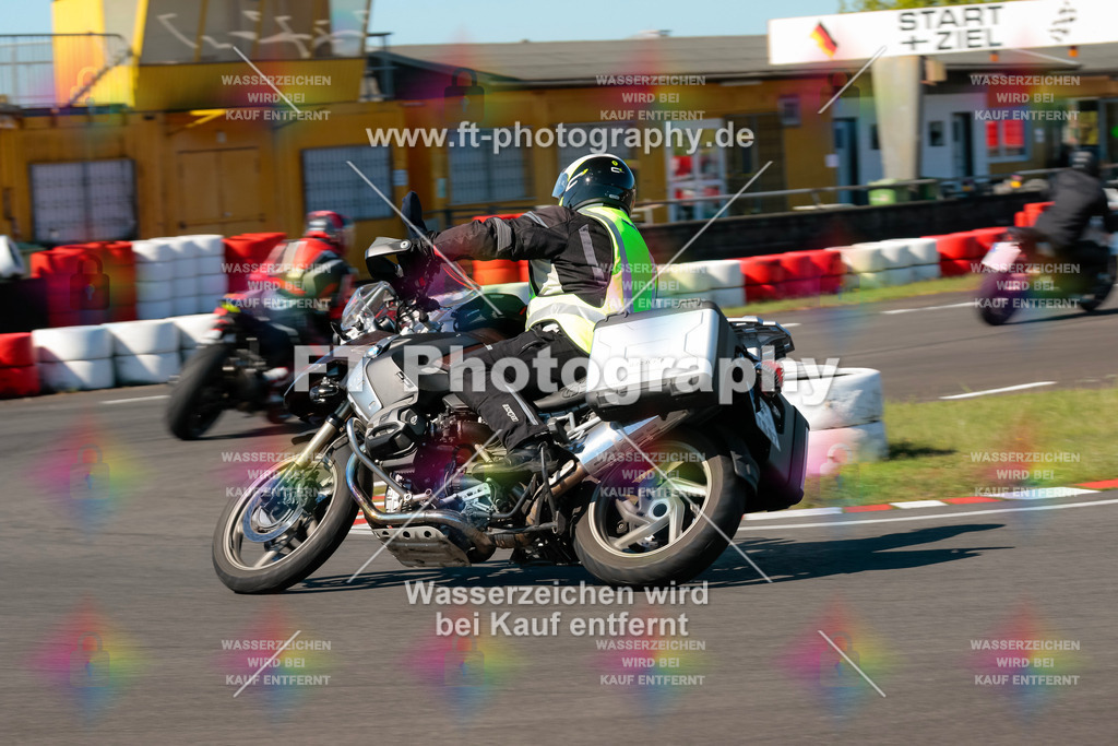 Moto-TeamOBK-21684 | Hier findet Ihr Bilder von Touristenfahrten auf der Nürburgring Nordschleife oder von anderen Veranstaltungen die ich besucht habe. Viel Spass beim Durch Schauen 