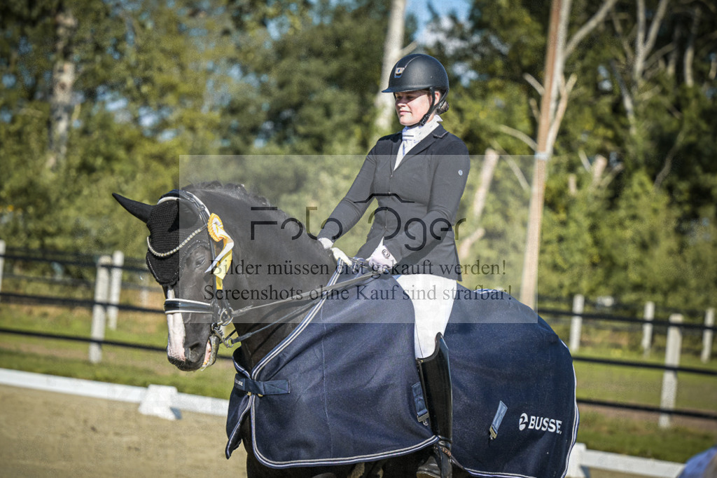 DOS_0010 | Entdecke hochwertige Reitturnierfotos von Foto Oger. Professionell, emotional und authentisch – jetzt Lieblingsmomente im Shop bestellen.Deutschlandweite Turnierfotografie. - Realisiert mit Pictrs.com