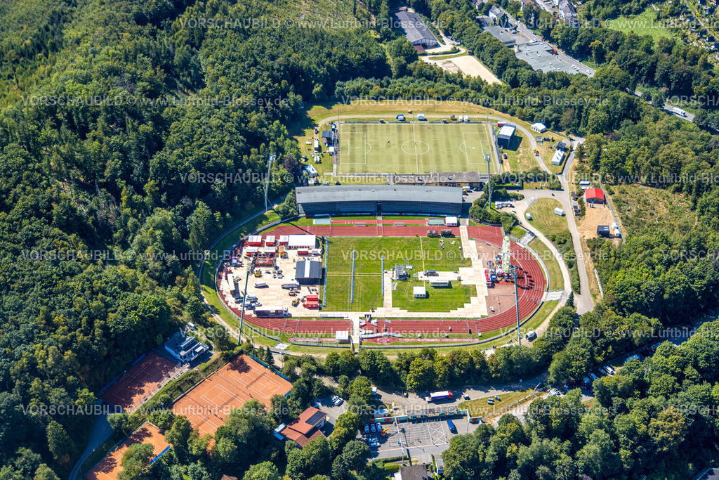 Luedenscheid250813888 | Luftbild, Baustelle und Umbau des Nattenberg-Stadions, Rot-Weiß Lüdenscheid, Lüdenscheid-Stadt, Lüdenscheid, Sauerland, Nordrhein-Westfalen, Deutschland