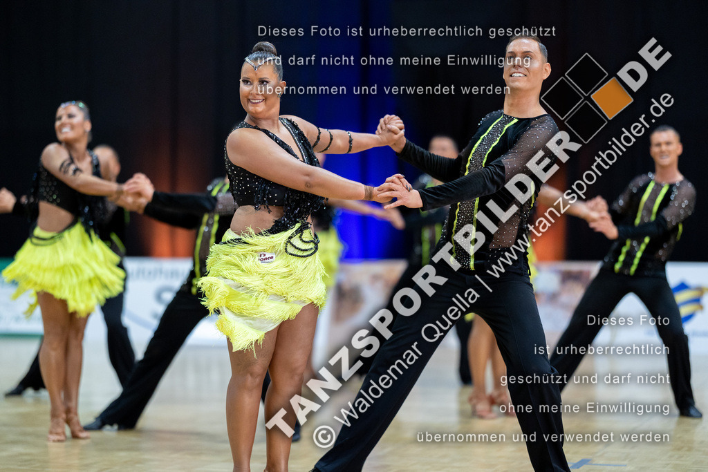 20230513-03807 | Hier finden Sie Tanz Bilder vom Latein und Standard Formationen tanzen. Sportbilder vom Tanzsport. Schöne Fotos und von Weltmeisterschaft, Europameisterschaft, Bundesliga, Regionalliga, Oberliga und Landesliga sowie von GOC Stuttgart, DanceComp, WM Bremen