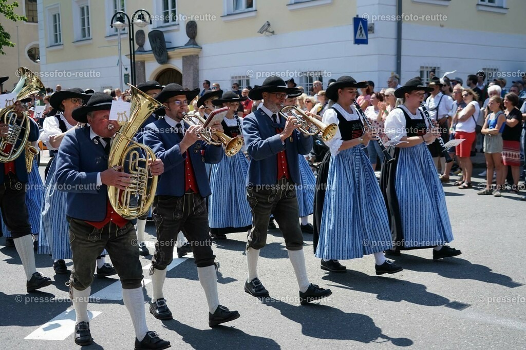 23c-BACH-Bundesmusikfest-2023-Juni16-Reutte-DSC06661 | Info aus dem Bezirk Reutte/Ausserfern Tirol sowie eine umfangreiche Bilddatenbank über die gesamte Region: Lechtal, Talkessel Reutte, Tannheimertal, Zwischentoren. Lech, Plansee, Zugspitze, Grenztunnel, B179, Fernpassstraße, Verkehr, Lawinen, Tradition, - Realisiert mit Pictrs.com