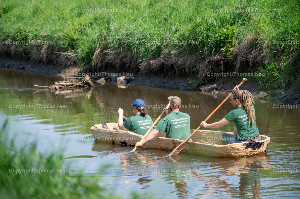 DSC_3864 | Lorsch, Lauresham: Tag der Experimentellen Archäologie u.a. Jungfernfahrt f. den Lorscher Einbaum in der Weschnitz (11 Uhr), Beschießen von Panzerreiter-Rüstung (12 Uhr) Programm läuft bis 16.30 Uhr
,, Bild: Thomas Neu