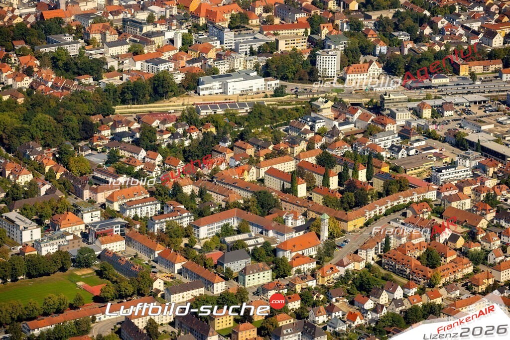 Das Luftbild zeigt : Wohngebiet Immobilie Straubing - Die Luftaufnahme wurde 2023 vom UL-Flugzeug aus erstellt ( keine Drohne ) - Hochauflösende Luftaufnahme - Für grossformatige Ausdrucke geeignet. Die Geschenkidee !Mit Lizenz und Bildrechte bestellbar