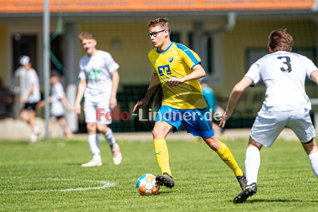SC Böbing vs SG SV Eberfing/SV Söchering | Abstiegs Qualifikationsrunde A-Klasse Gruppe P, SC Böbing vs SG SV Eberfing/SV Söchering, 20240414,
Simon KEES (SCB 3) in Aktion,
2024-04-14 in Böbing (Sportplatz Böbing)
3 Simon KEES (SCB 3)
Copyright: WolfgangxLindner foto-lindner.de