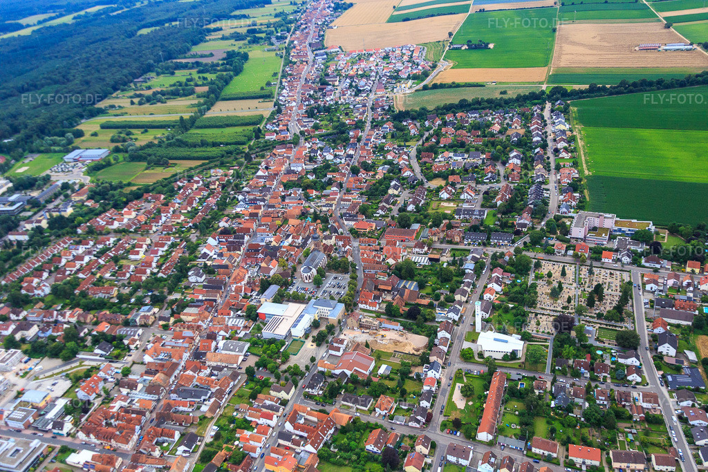 Luftbild: Blick nach W in Kandel im Bundesland Rheinland-Pfalz in Deutschland. Foto: IMG_092190.jpg vom 16.07.2016 durch Werner Riehm/FLY-FOTO.de