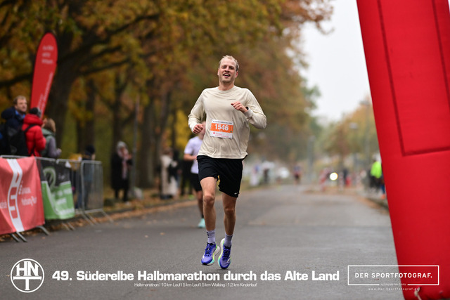 Süderelbe Halbmarathon 2025 I 09.11.2025 I Fotograf_DerSportfotograf.I 00556 | Der Sportfotograf. - Realisiert mit Pictrs.com