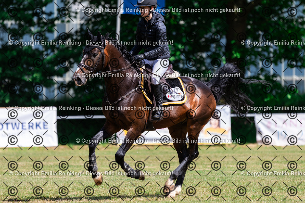 CL5A5742 | Emilia Reinking Fotografie - Realisiert mit Pictrs.com