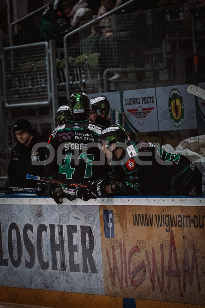 Alligators_vs_Lindau_21_12_2025-063 | Höchstadt Alligators Fotogalerie: Eishockey-Action aus Franken. Professionelle Spielfotos, Portraits & Stadionbilder zum Download. Jetzt entdecken! - Realisiert mit Pictrs.com