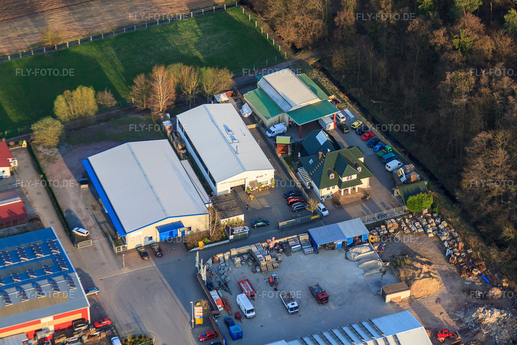 Luftbild: Industriegebiet Am Gäxwald mit Feinwerk Präzisions- und Messtechnik GmbH & Co. KG, Outfit Autoaufbereitung und KFZ Meisterbetrieb Patrik Fichtenkamm in Herxheim bei Landau im Bundesland Rheinland-Pfalz in Deutschland. Foto: IMG_38915.jpg vom 25.03.2011 durch Werner Riehm/FLY-FOTO.deWWW.FEIN-WERK.COM