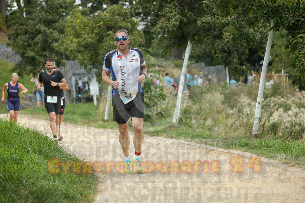 250824_1347_EX1_3673 | Sportfotografie im Rhein-Sieg Kreis, Köln, Bonn, NRW, Rheinland Pfalz, Hessen, etc. Unser Tätigkeitsfeld umfasst den Laufsport vom Volkslauf über den Marathon, Duathlon, Triathon bis zum Ultralauf wie Kölnpfad Ultra oder Schindertrail.