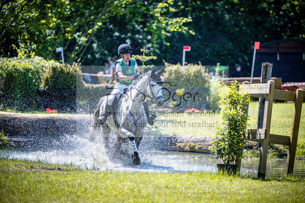 A1_Vielseitigkeitsturnier Melle Oldendorf-15c-0118 | Entdecke hochwertige Reitturnierfotos von Foto Oger. Professionell, emotional und authentisch – jetzt Lieblingsmomente im Shop bestellen.Deutschlandweite Turnierfotografie. - Realisiert mit Pictrs.com