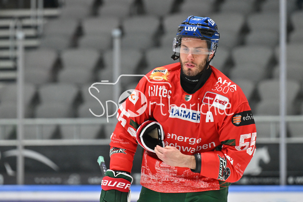 Augsburger Panther - Fischtown Bremerhaven | AUGSBURG, GERMANY - 25. JANUARY: im Bild Ryan BUTTON (Augsburger Panther 55) mit hängendem Kopf / Einzelfoto / Freisteller nach dem Match zwischen den Augsburger Panthern und den Fischtown Pinguins am 43. Spieltag der Penny DEL im Curt Frenzel Stadion