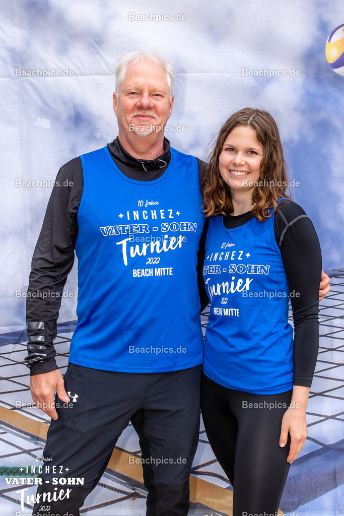 2022-00063182-Vater-Sohn-Turnier-Teamfotos-2 | 26.05.2022; Berlin Foto: Gerold Rebsch - www.beachpics.de