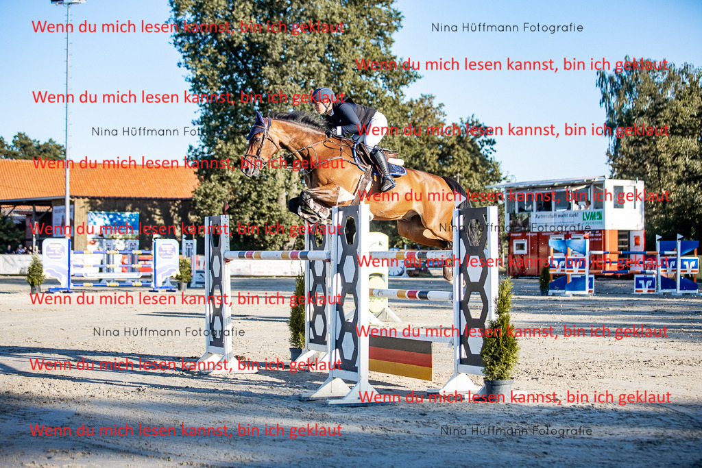 BK1A8440 | Turnierbilder Turnierfotos Nina Hüffmann Turnierfotografie Pferdefotografie Tierzeichnung Haustierzeichnung Pferdezeichnung Hundezeichnung Videograf  - Realisiert mit Pictrs.com