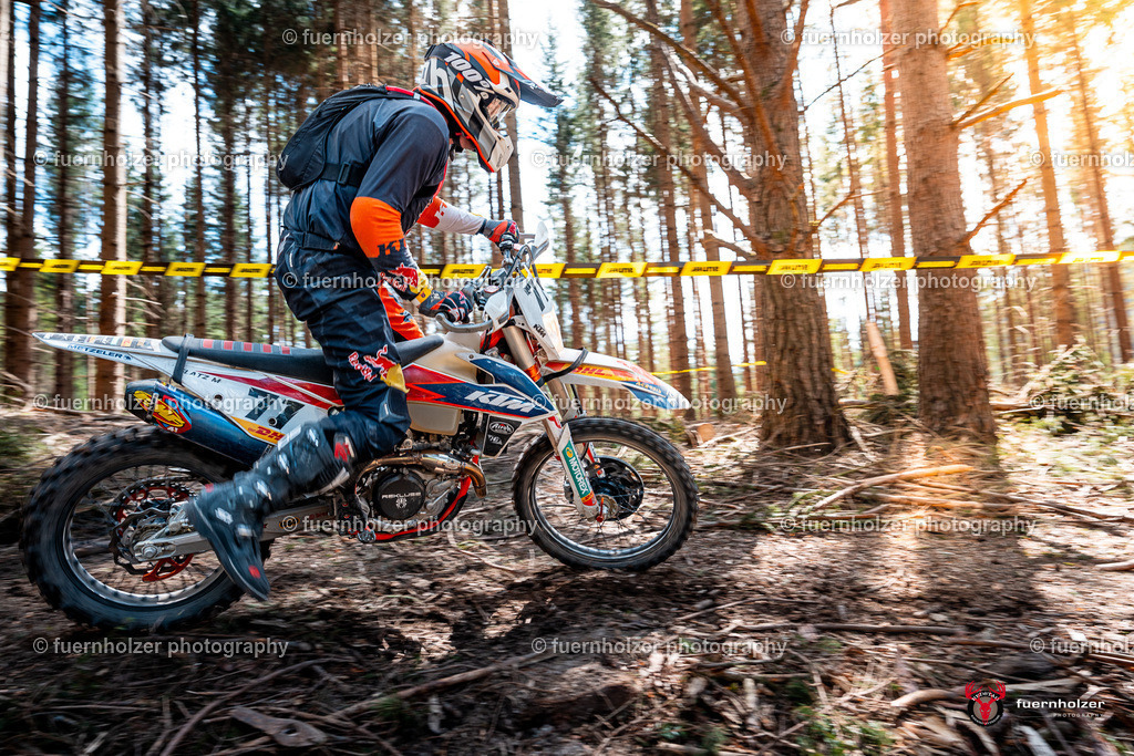 fuernholzer_250501-C1-833 | Fotografische Impressionen von der Red Stag Enduro Extreme by fuernholzer-photography.com. Endurosport in Österreich fotografisch festgehalten von fuernholzer. Auftragsfotografie für Private, Gewerbefotos und Industriefotografie. Eventfotografie, Sportfotografie und Motorsportfotografie. Anbieter von Fotoworkshops, Fototraining, fotografischen Vorträgen und Fotoseminaren.