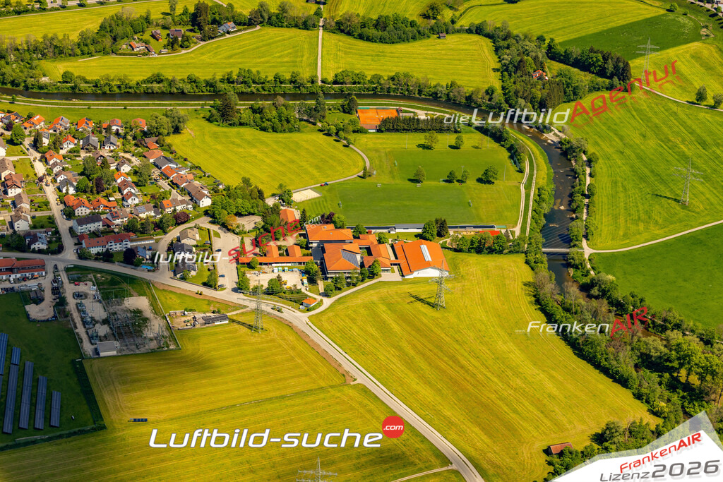 Das Luftbild zeigt :  Biessenhofen - Die Luftaufnahme wurde 2024 vom UL-Flugzeug aus erstellt ( keine Drohne ) - Hochauflösende Luftaufnahme - Für grossformatige Ausdrucke geeignet. Die Geschenkidee !Mit Lizenz und Bildrechte bestellbar