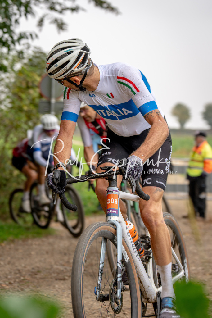 Ralf Eppink Photography 20251011_DSC01782 | Sportfotografie, Eventfotografie, Porträtfotografie, Radsport Fotograf, Triathlon Fotograf, Düsseldorf Fotograf, Köln Fotograf, Actionfotografie, Teamfotografie, Peoplefotografie, Business Portraits, Veranstaltungsfotografie, Reportagefotografie - Realisiert mit Pictrs.com